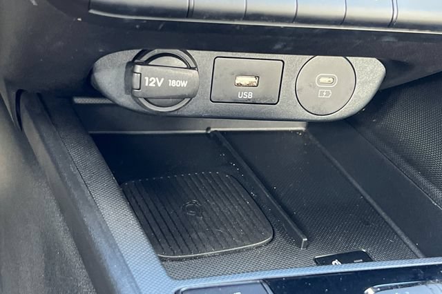 Certified 2025 Hyundai Elantra SEL FWD image 36