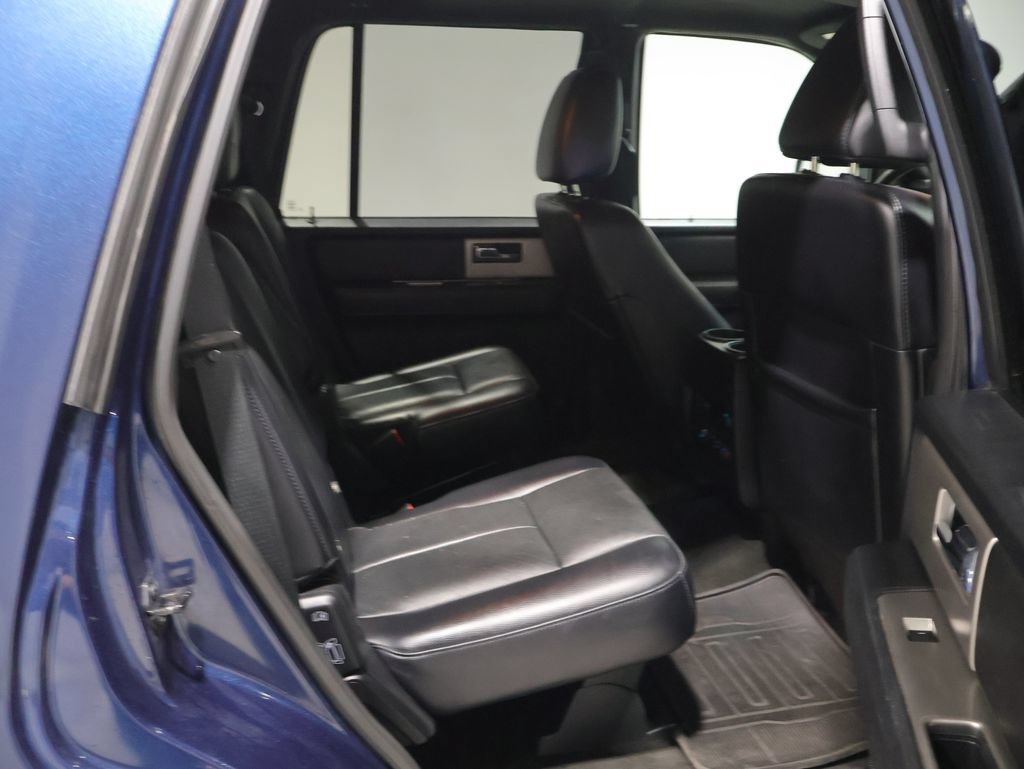 Used 2017 Ford Expedition XLT w/ Equipment Group 202A AWD/4WD image 20