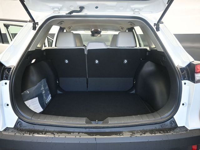 Used 2026 Toyota Corolla Cross L image 18