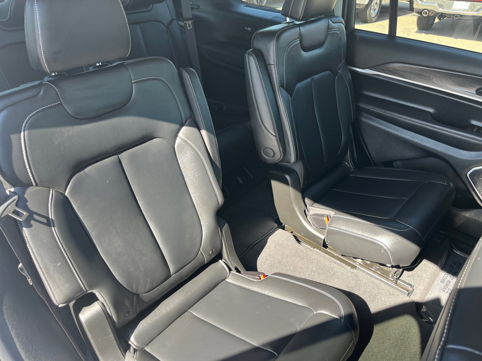 Used 2021 Jeep Grand Cherokee L Limited AWD/4WD image 18