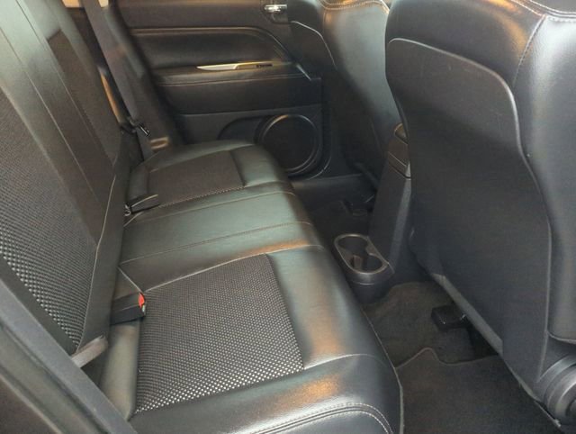 Used 2017 Jeep Compass Latitude FWD image 23