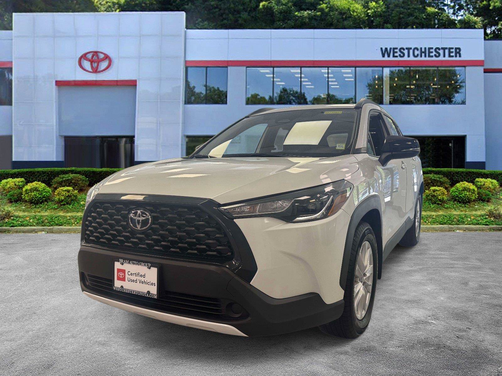 Certified 2025 Toyota Corolla Cross LE w/ Moonroof Package AWD/4WD image 4