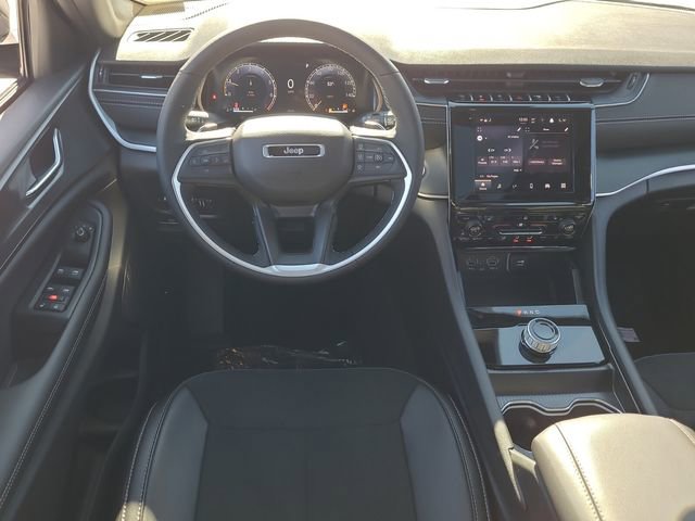 New 2025 Jeep Grand Cherokee L Altitude RWD image 10