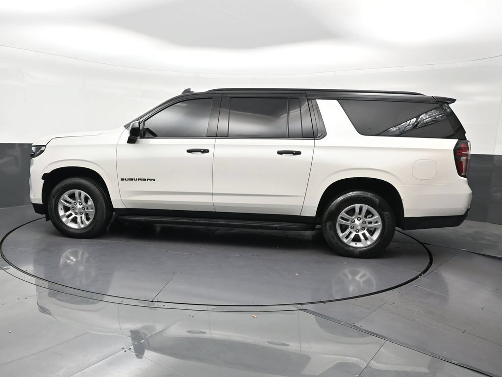 Used 2021 Chevrolet Suburban LS RWD image 2