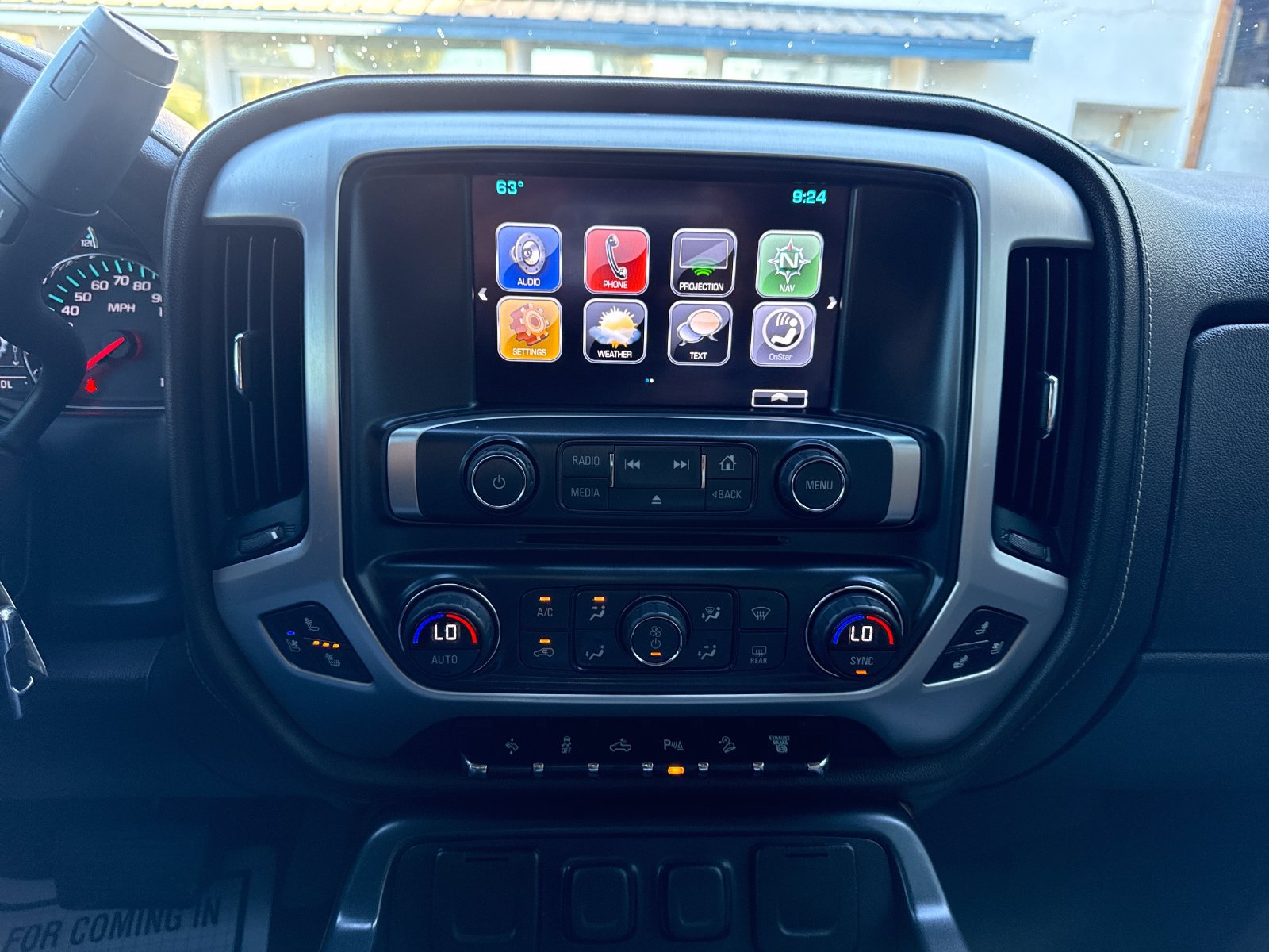 Used 2017 GMC Sierra 2500 SLT w/ Duramax Plus Package AWD/4WD image 18