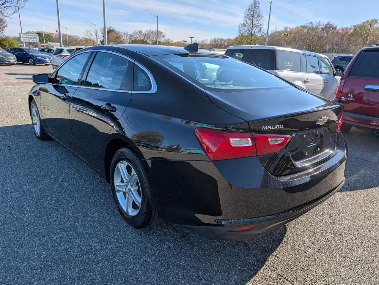 Used 2019 Chevrolet Malibu LS w/ LPO, Convenience Package 1 FWD image 4