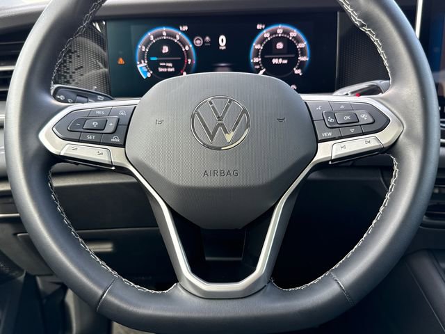 Used 2025 Volkswagen Tiguan SE image 24