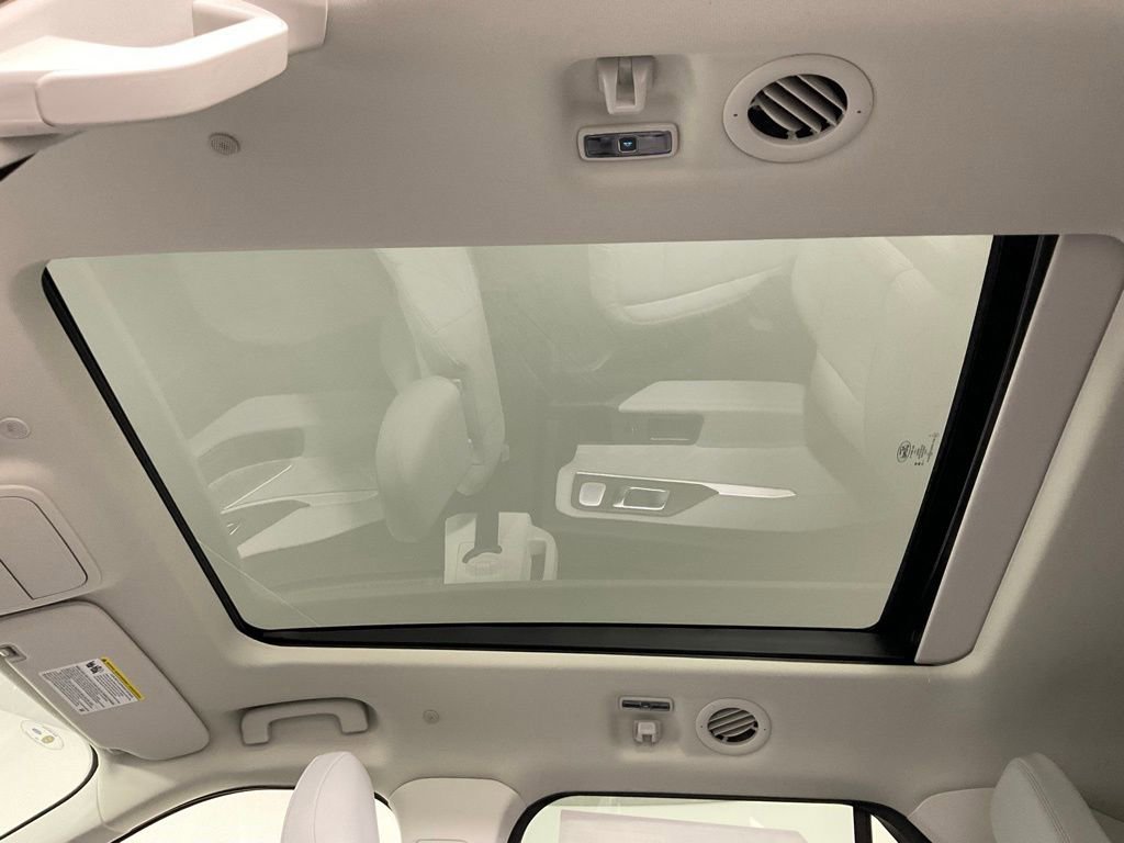 New 2026 Ford Explorer Platinum AWD/4WD image 17