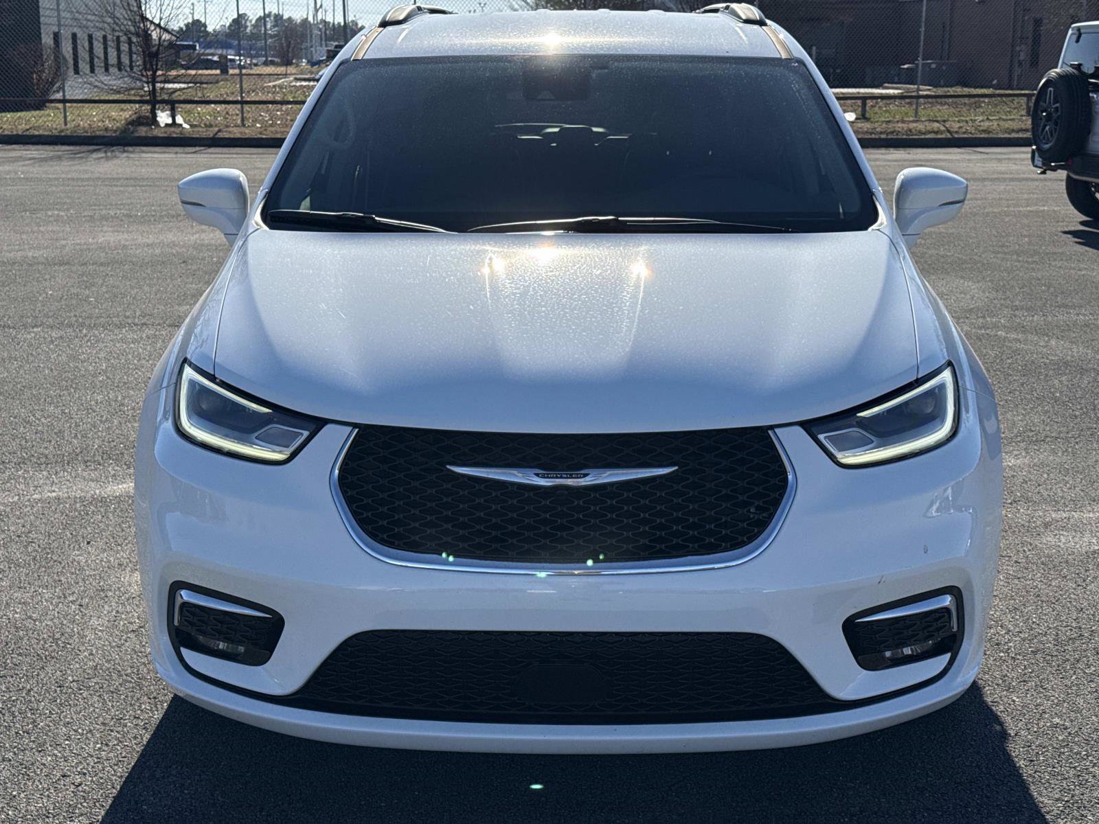 Certified 2022 Chrysler Pacifica Touring-L image 10