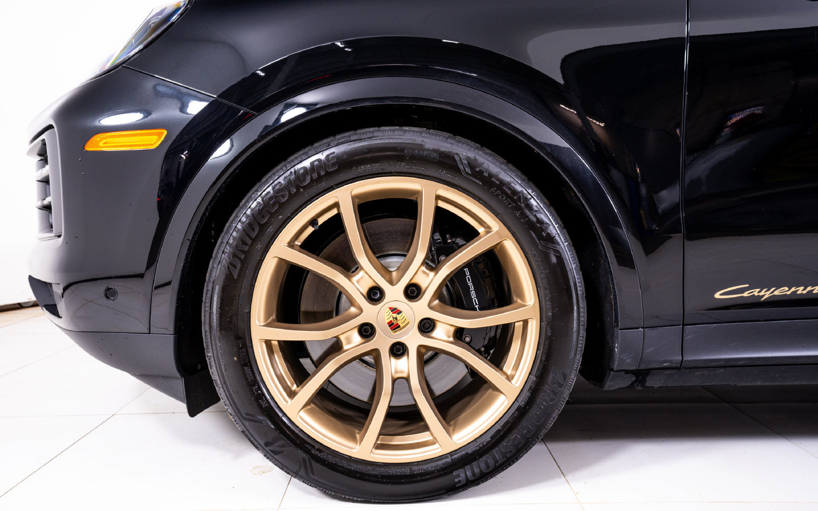 Used 2025 Porsche Cayenne S AWD/4WD image 9