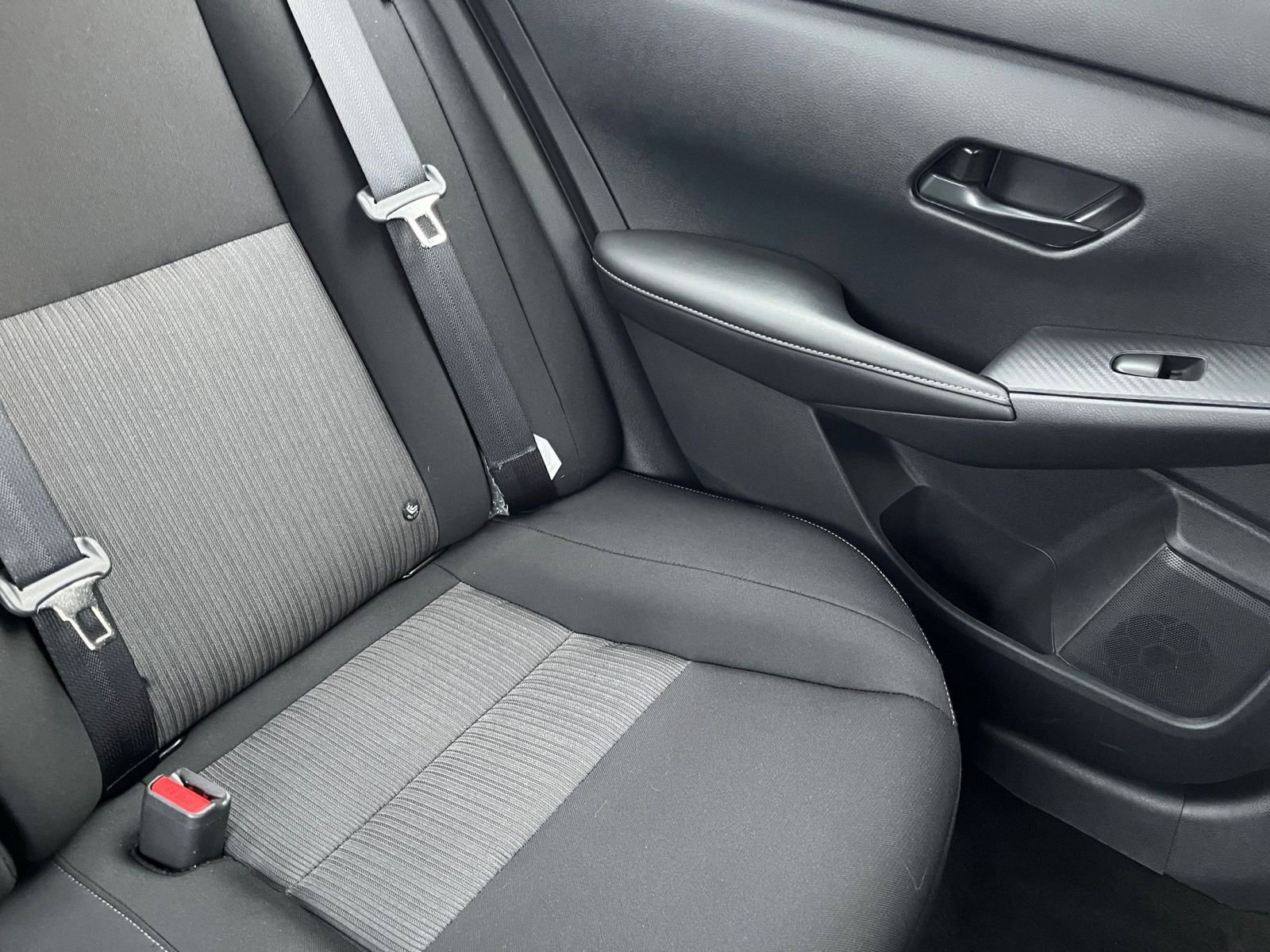 Used 2025 Nissan Sentra SV FWD image 35