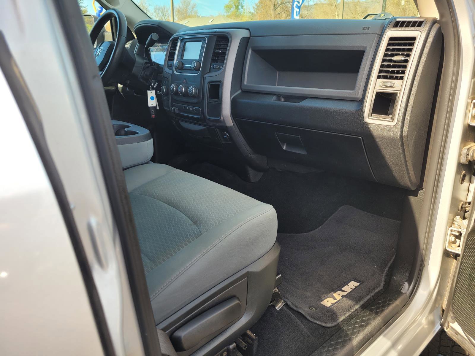 Used 2018 RAM 2500 Tradesman w/ Chrome Appearance Group image 21