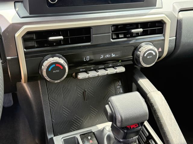 Used 2025 Toyota Tacoma TRD Off-Road AWD/4WD image 19