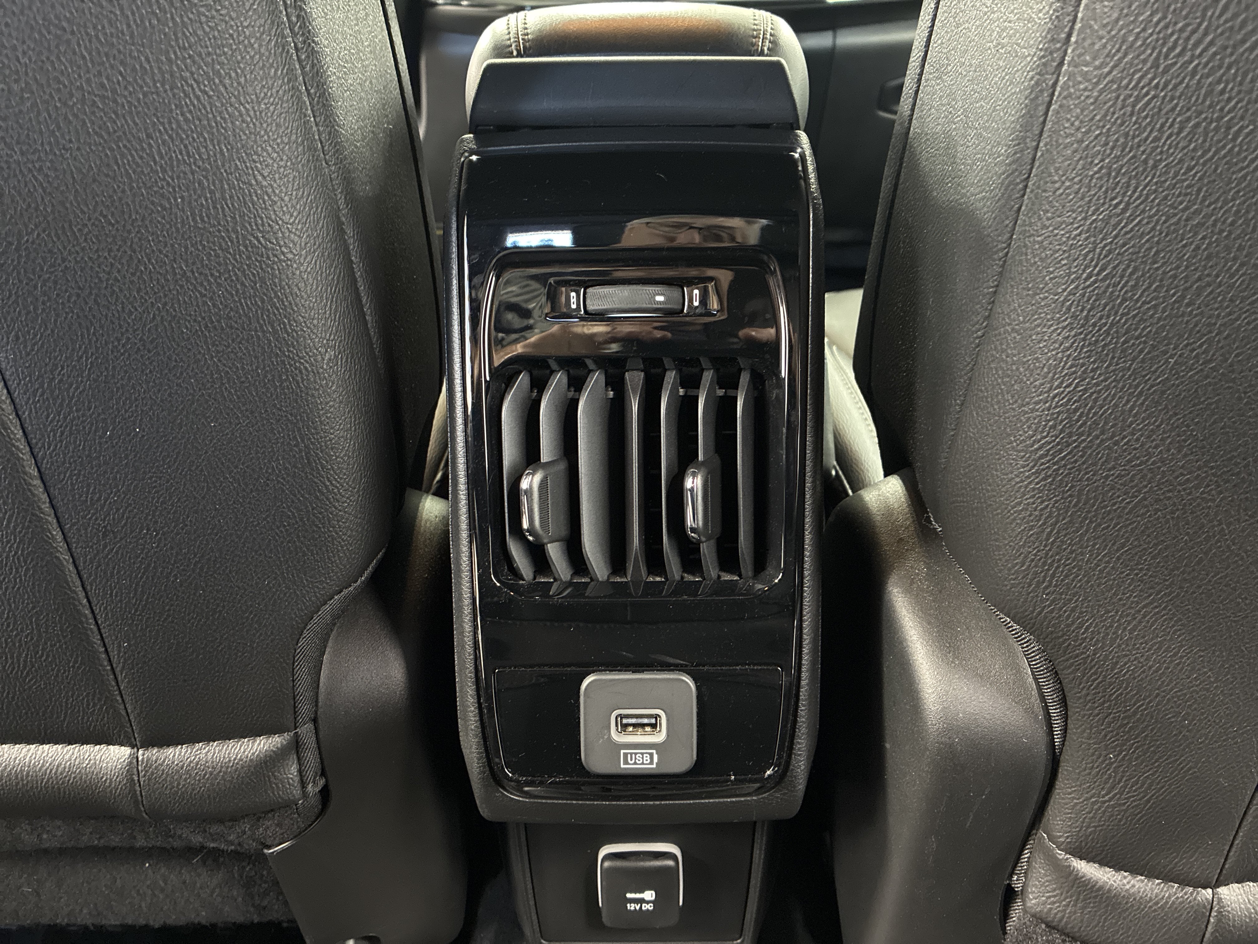 Used 2024 Jeep Compass Limited w/ High Altitude Package AWD/4WD image 16