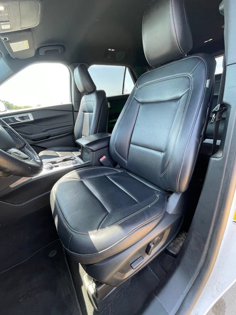 Used 2020 Ford Explorer XLT w/ Equipment Group 202A AWD/4WD image 10