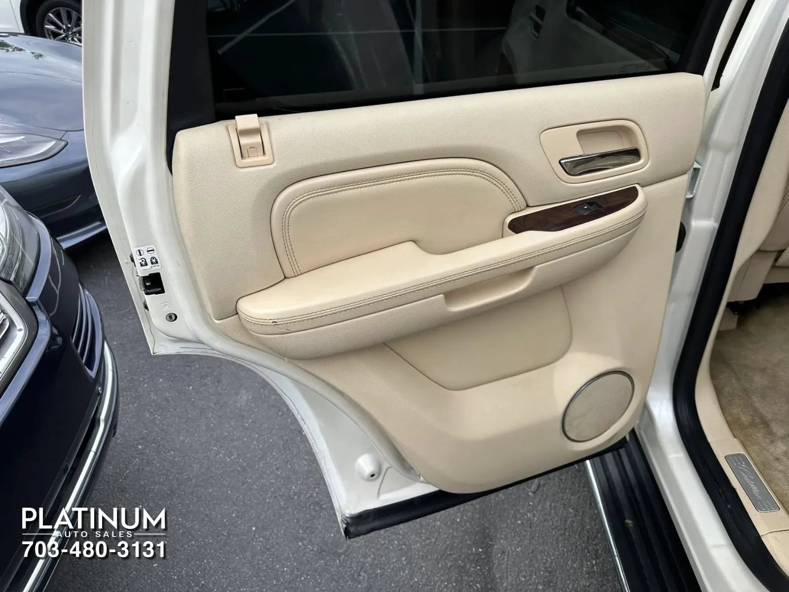 Used 2008 Cadillac Escalade AWD image 18