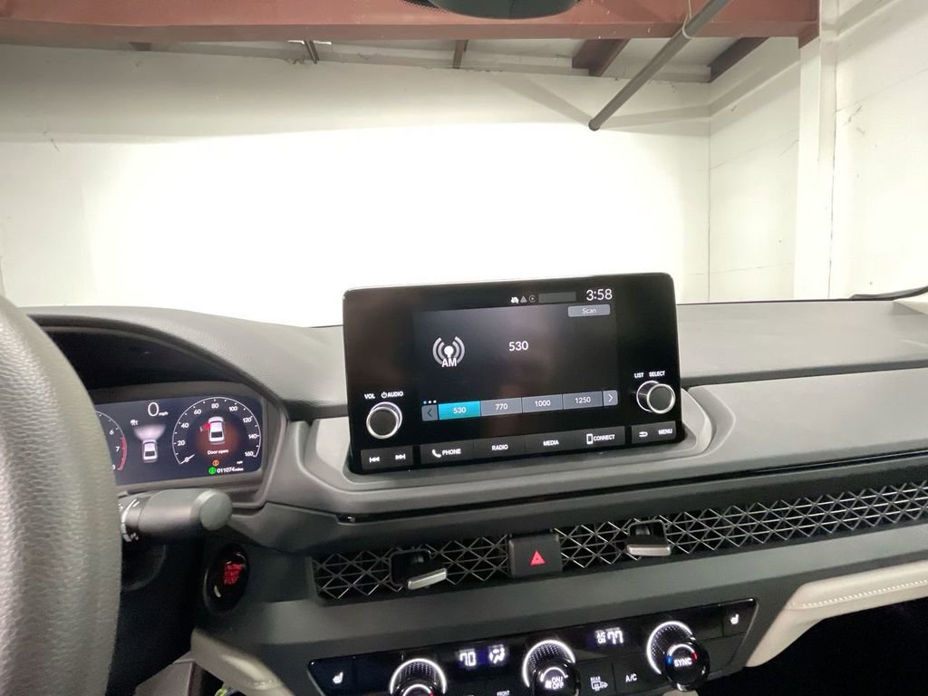 Used 2025 Honda Accord SE image 13