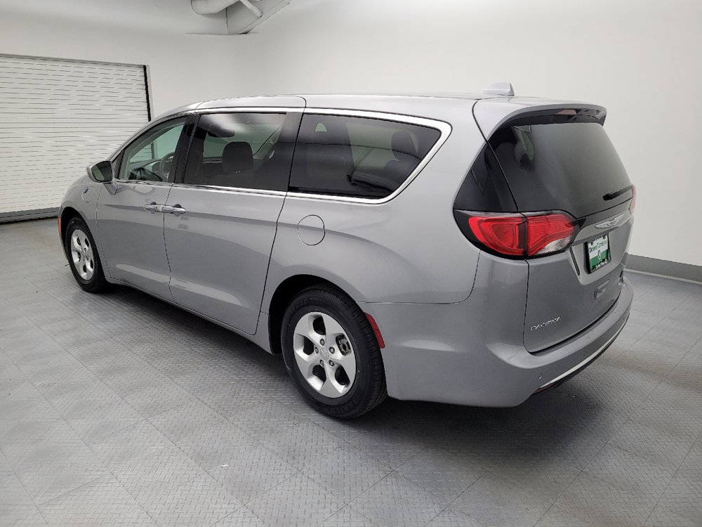 Used 2018 Chrysler Pacifica Touring Plus FWD image 3
