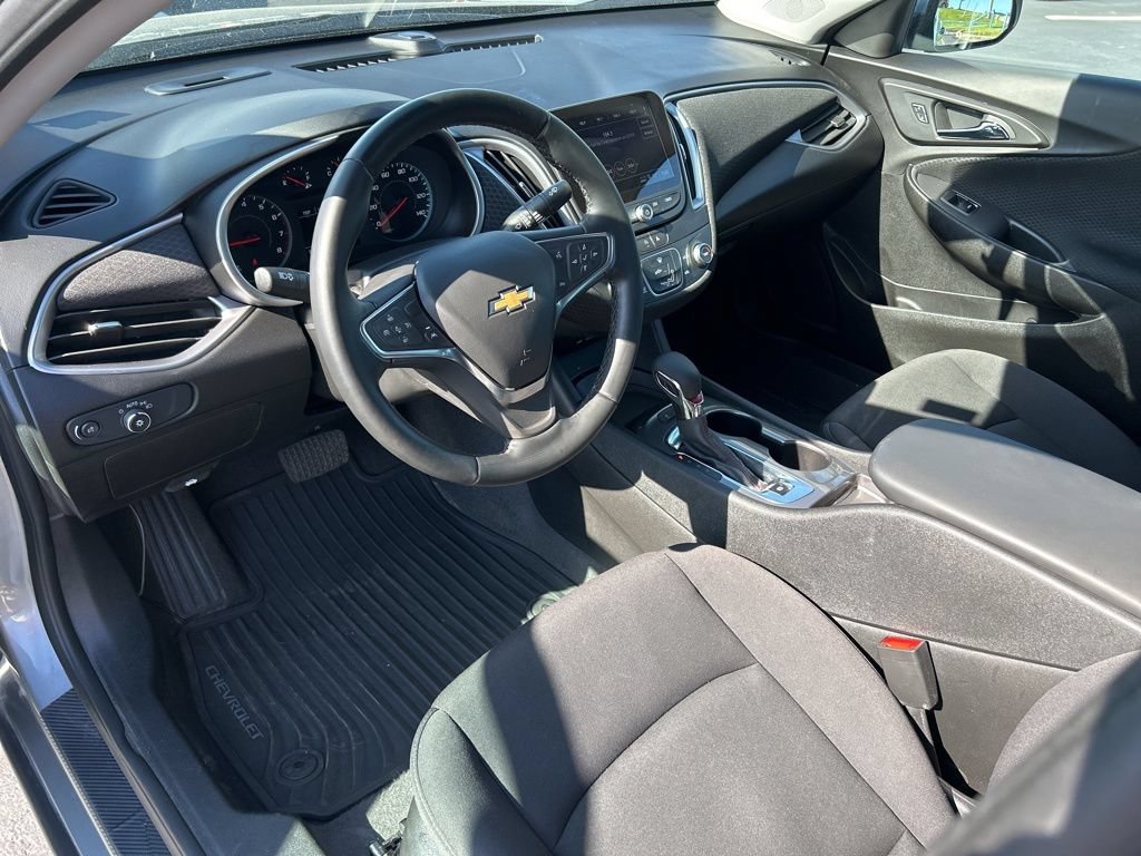 Used 2024 Chevrolet Malibu RS FWD image 5