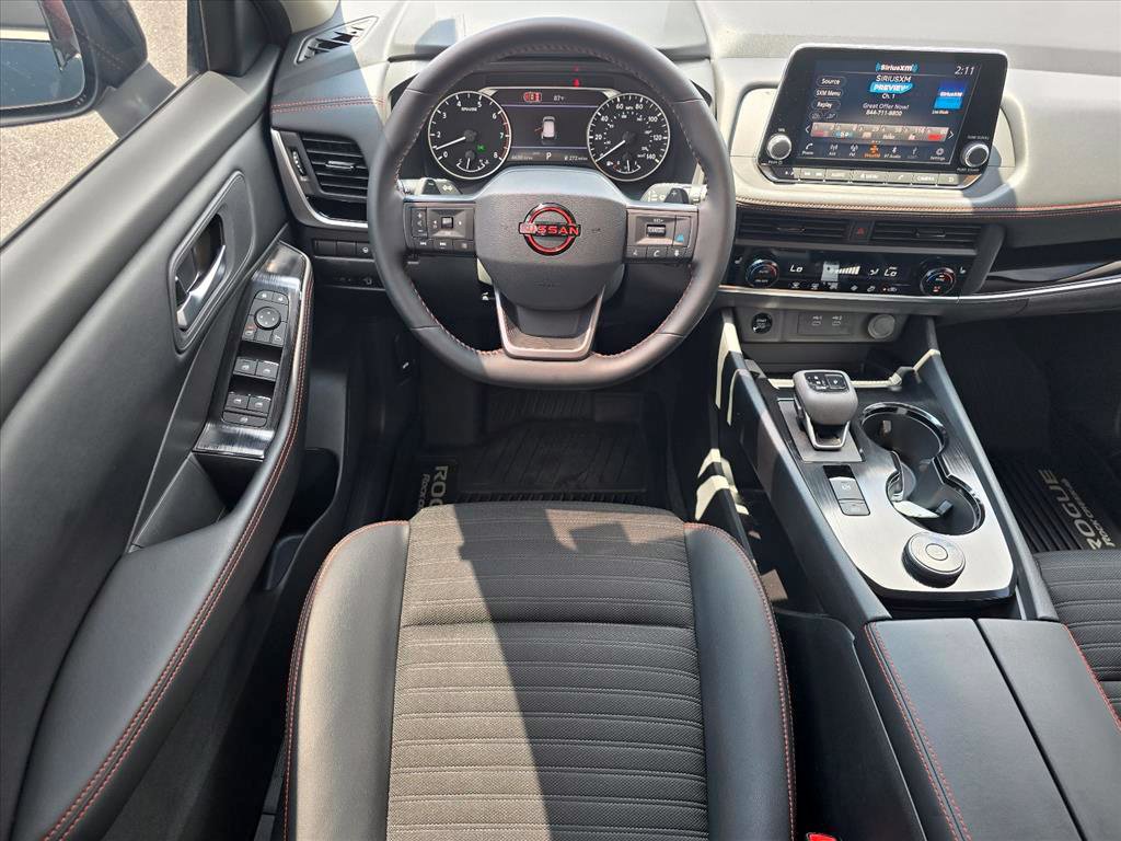 Used 2026 Nissan Rogue SV AWD/4WD image 3