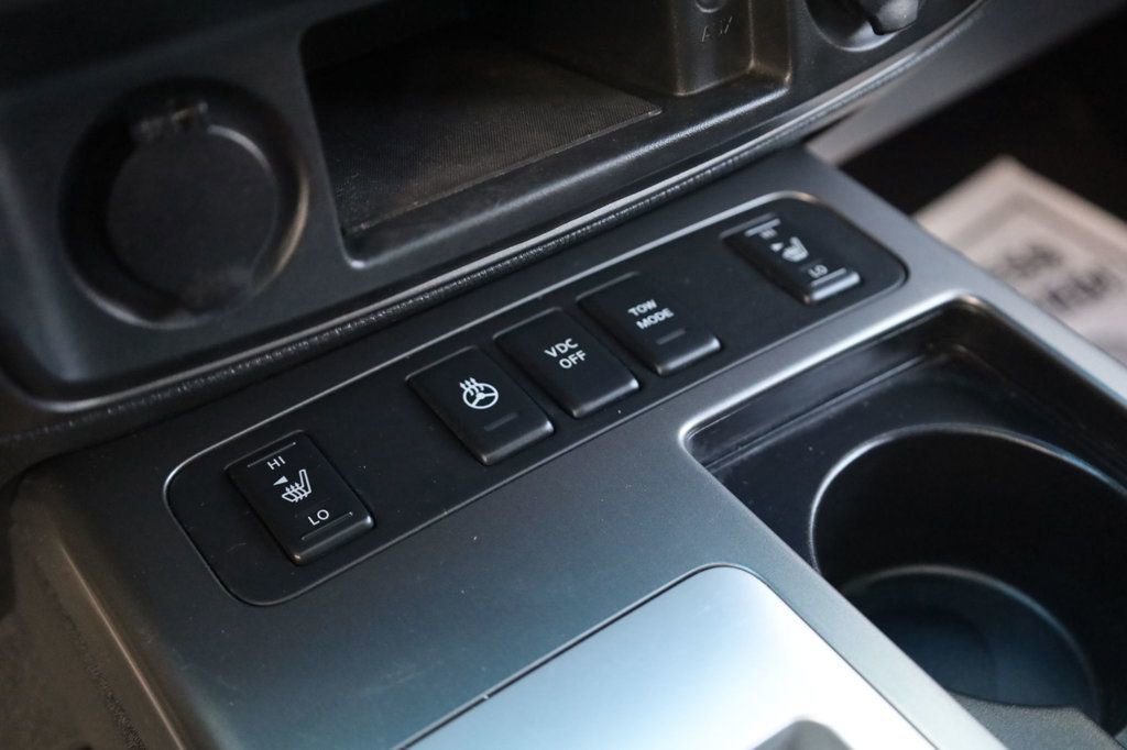 Used 2010 Nissan Armada Platinum image 43