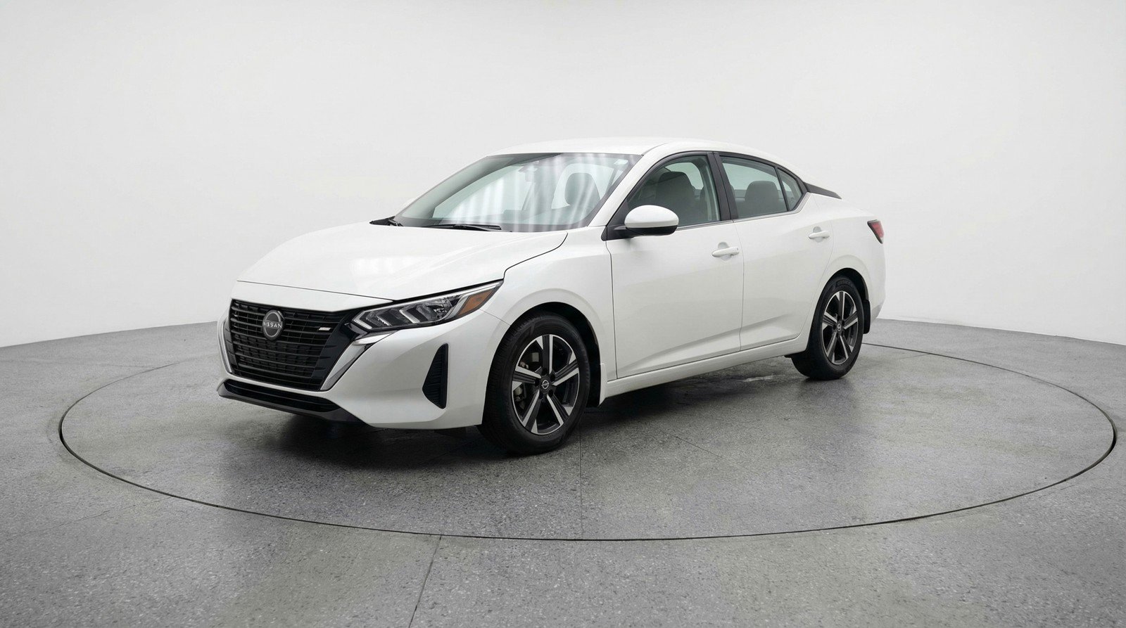 Used 2025 Nissan Sentra SV image 3