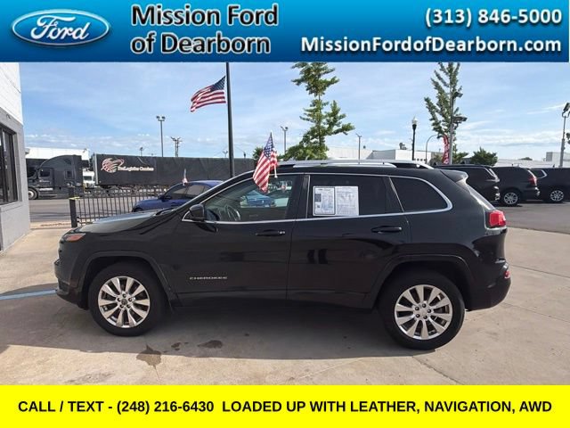 Used 2018 Jeep Cherokee Overland AWD/4WD image 4