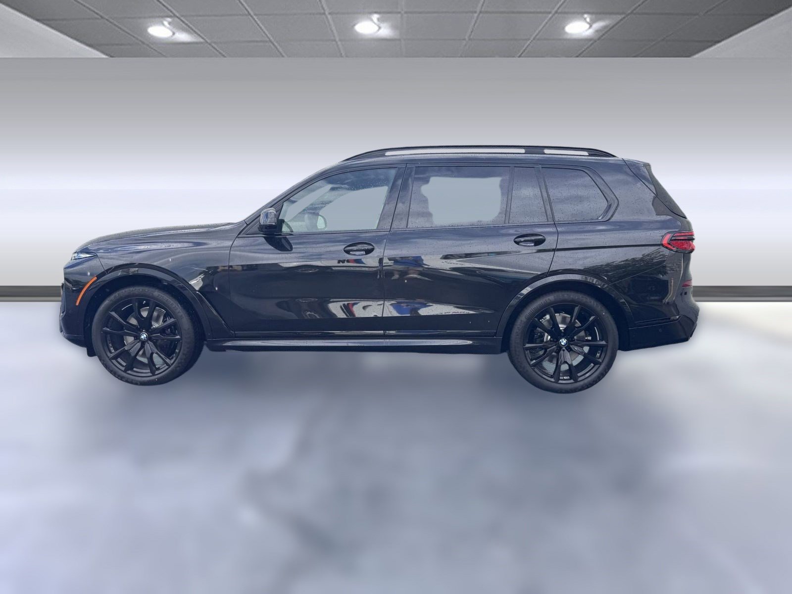 Used 2026 BMW X7 xDrive40i w/ Executive Package image 2