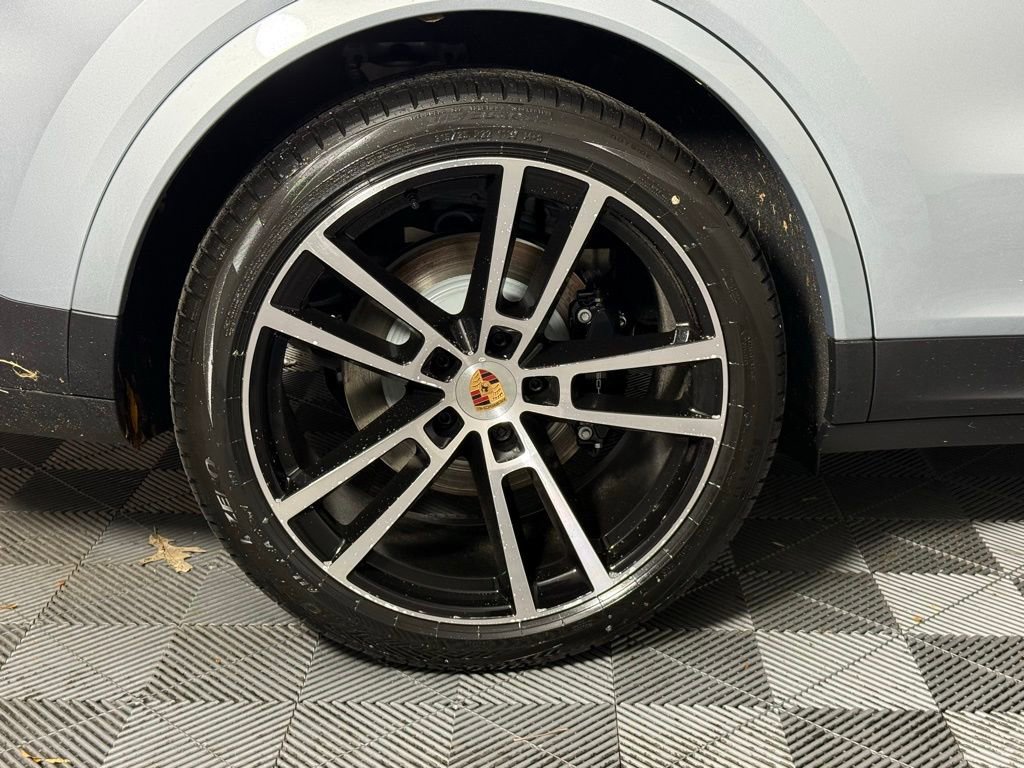 New 2026 Porsche Cayenne Coupe image 13