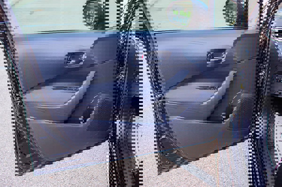 Used 2024 Toyota Corolla LE image 15