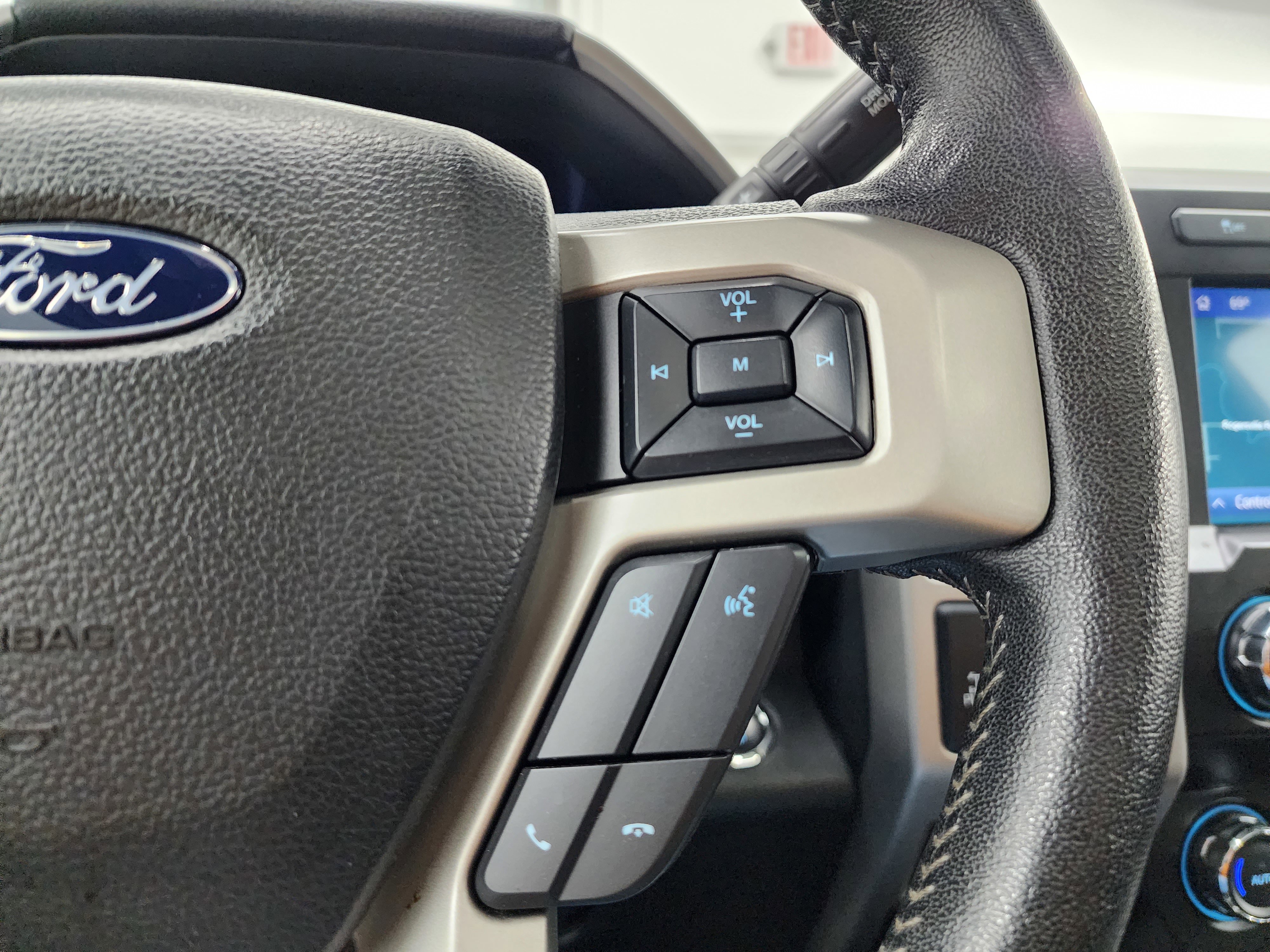 Used 2021 Ford F350 Lariat w/ Lariat Ultimate Package AWD/4WD image 15