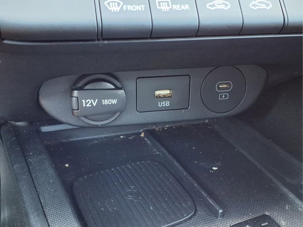 Used 2025 Hyundai Elantra Sport FWD image 13