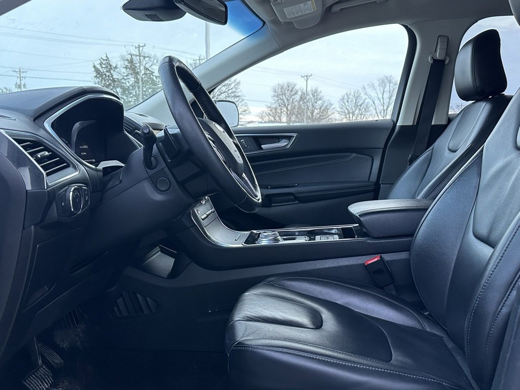 Used 2020 Ford Edge Titanium image 9