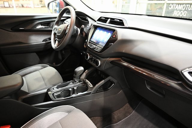 Used 2023 Chevrolet TrailBlazer LT w/ Convenience Package image 13