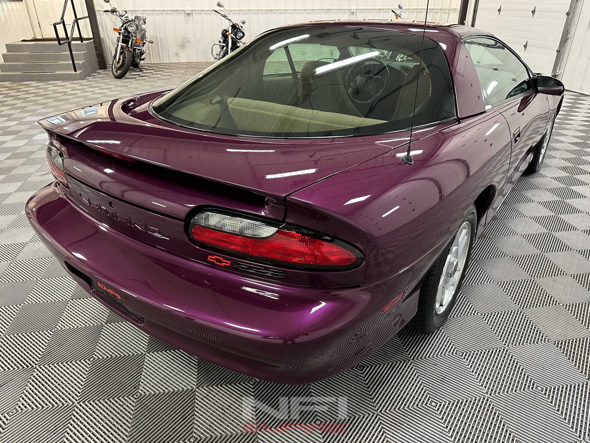 Used 1995 Chevrolet Camaro Z28 RWD image 8