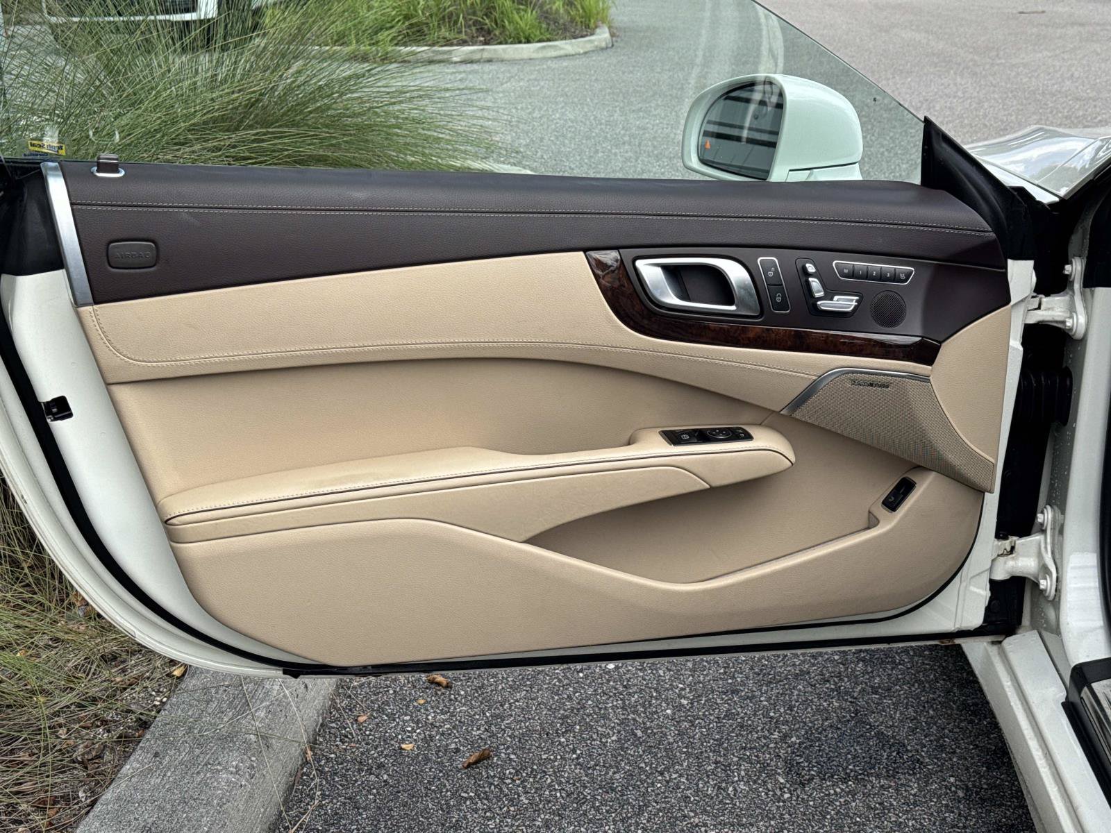 Used 2015 Mercedes-Benz SL 550 image 11