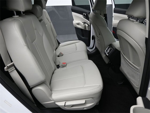 Used 2023 Kia Sorento S w/ Panoramic Sunroof Package image 29