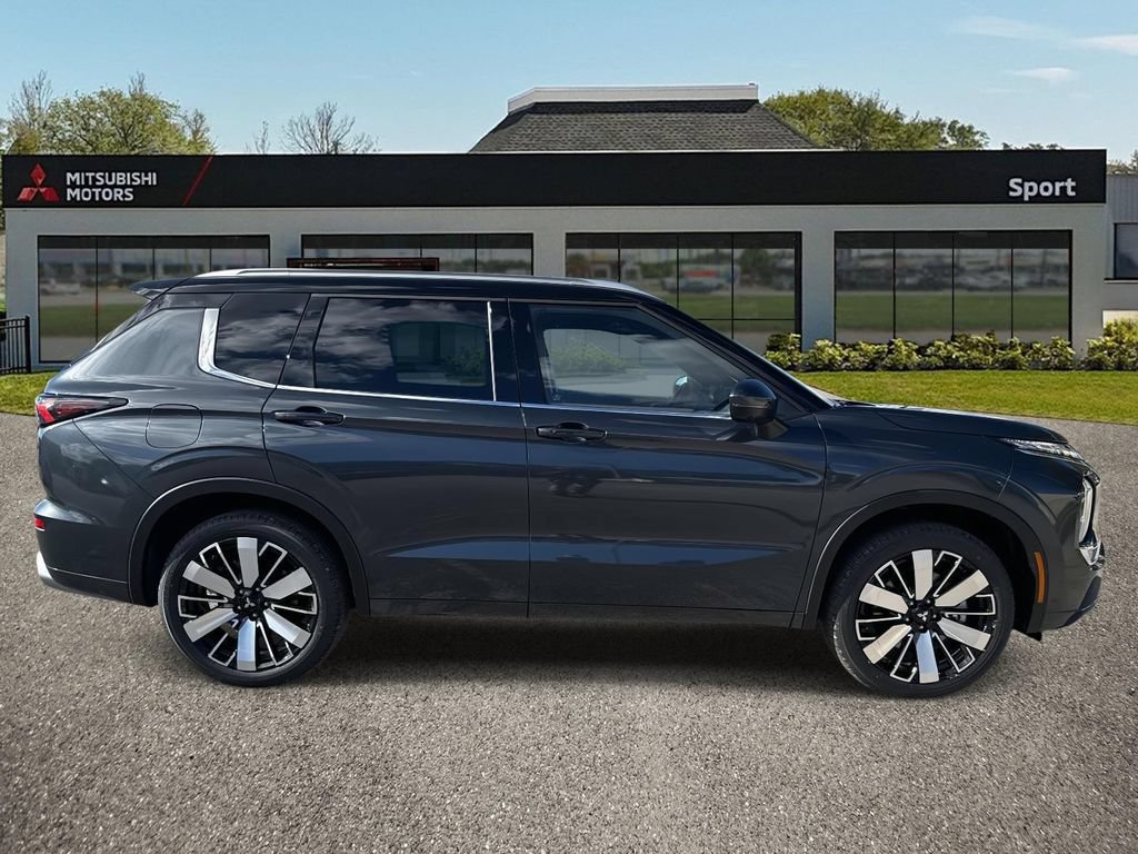New 2025 Mitsubishi Outlander SEL FWD image 3