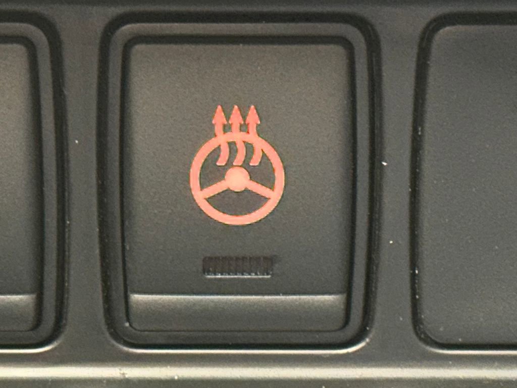 Used 2020 Nissan Maxima SR w/ Sport Mat Group FWD image 40
