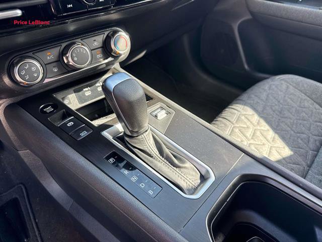 Used 2025 Nissan Kicks SV image 43