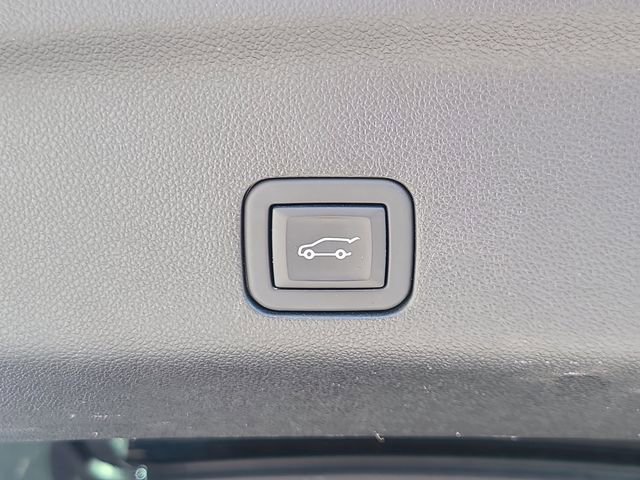 Used 2024 Chevrolet Suburban Premier image 12