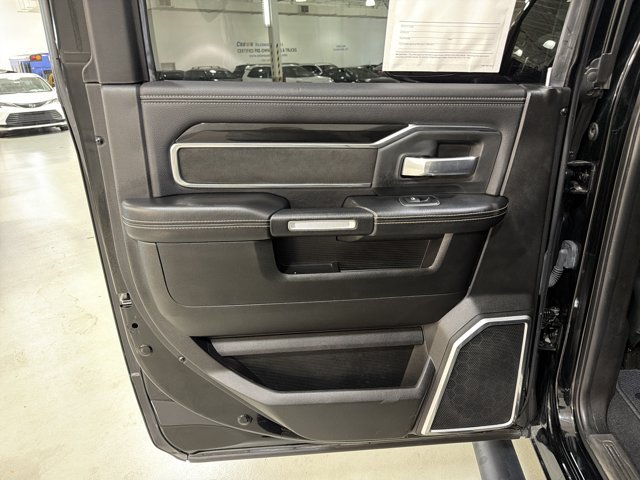 Used 2019 RAM 3500 Laramie w/ Black Appearance Package AWD/4WD image 23