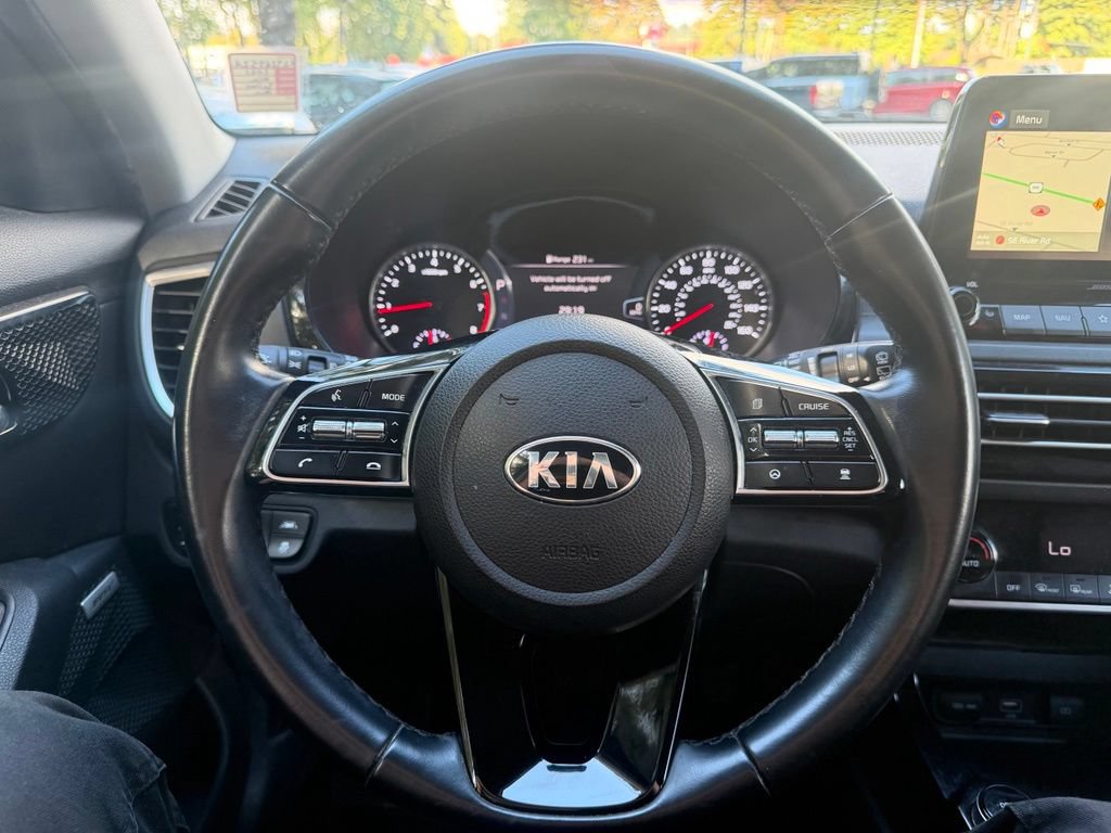 Used 2021 Kia Seltos SX w/ SX Sunroof Package AWD/4WD image 16