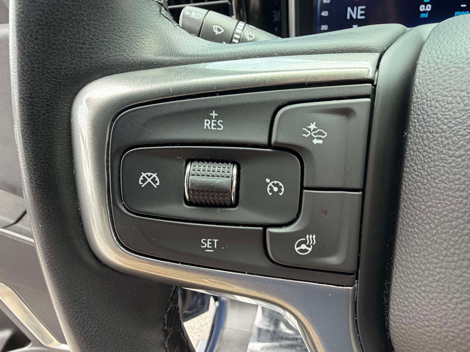 Used 2023 Chevrolet Silverado 1500 LT AWD/4WD image 15