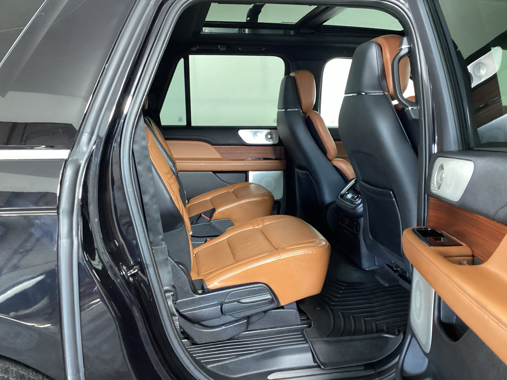 Used 2021 Lincoln Navigator L Reserve AWD/4WD image 11