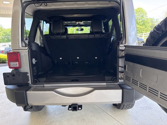 Used 2017 Jeep Wrangler Unlimited Sahara w/ Max Tow Package AWD/4WD image 28