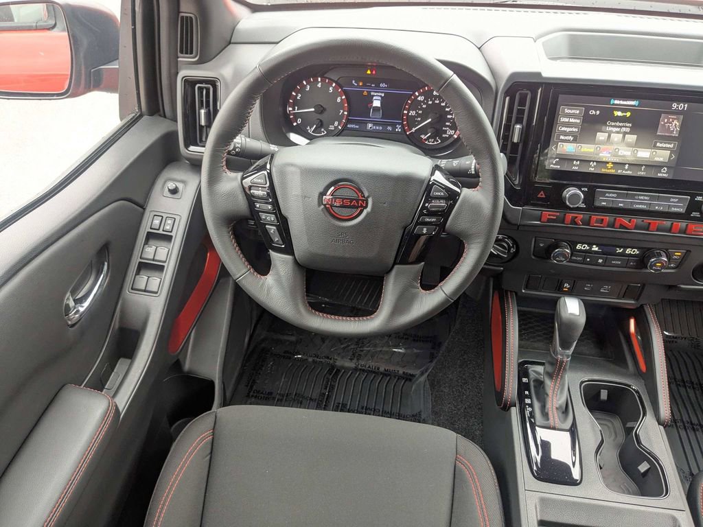 Used 2025 Nissan Frontier PRO-4X w/ Interior Protection Package image 17