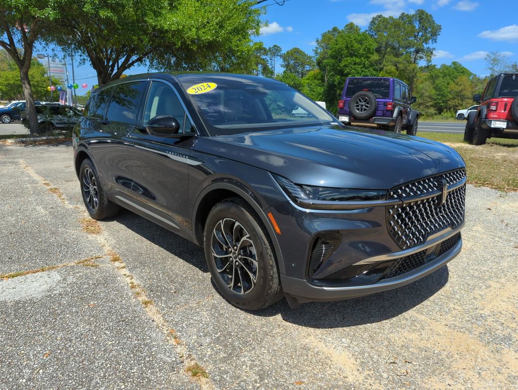 Used 2024 Lincoln Nautilus Premier image 9