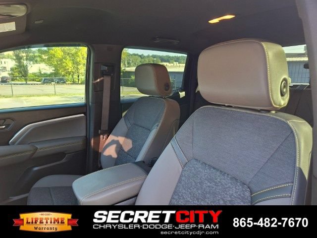 Used 2024 Chevrolet Colorado ZR2 AWD/4WD image 12