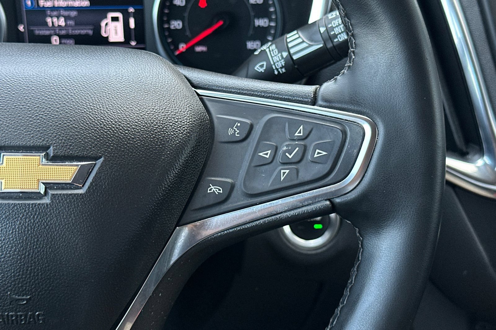 Used 2024 Chevrolet Equinox LT FWD image 32